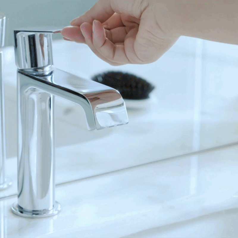faire fondre l'huile avec de l'eau chaude du robinet 